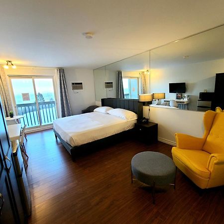 Horizon 777 Hotel Saint-Simeon  Room photo