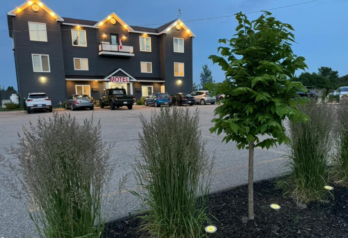 Horizon 777 Hotel Saint-Simeon  Exterior photo