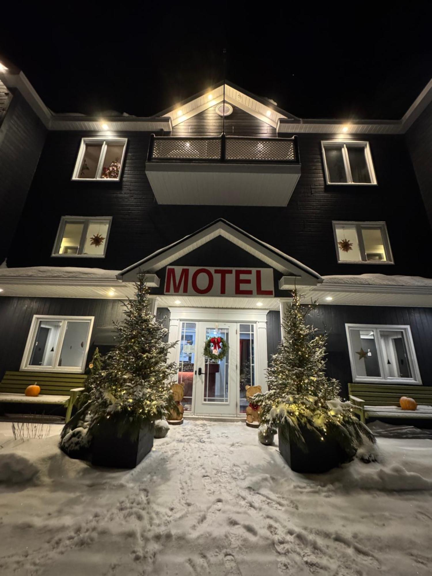 Horizon 777 Hotel Saint-Simeon  Exterior photo