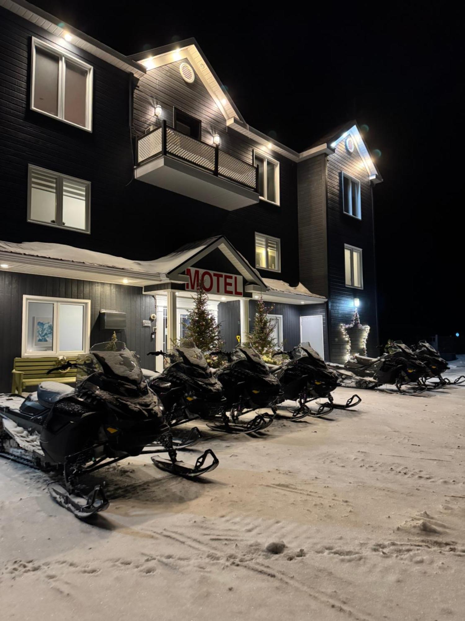 Horizon 777 Hotel Saint-Simeon  Exterior photo