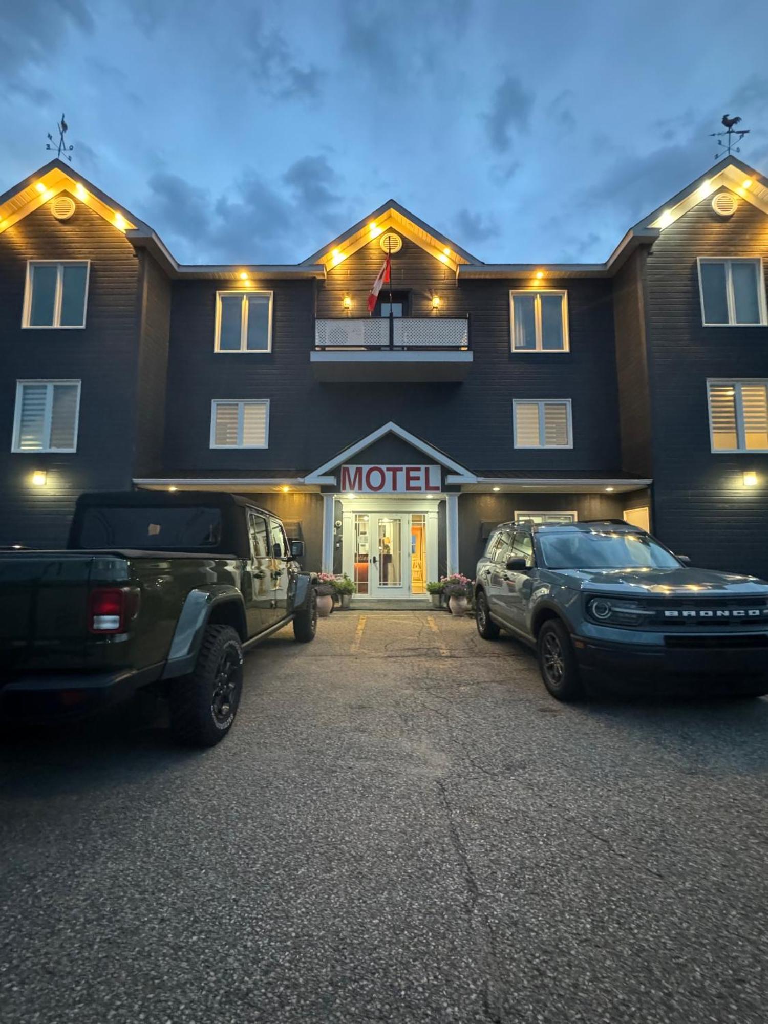 Horizon 777 Hotel Saint-Simeon  Exterior photo