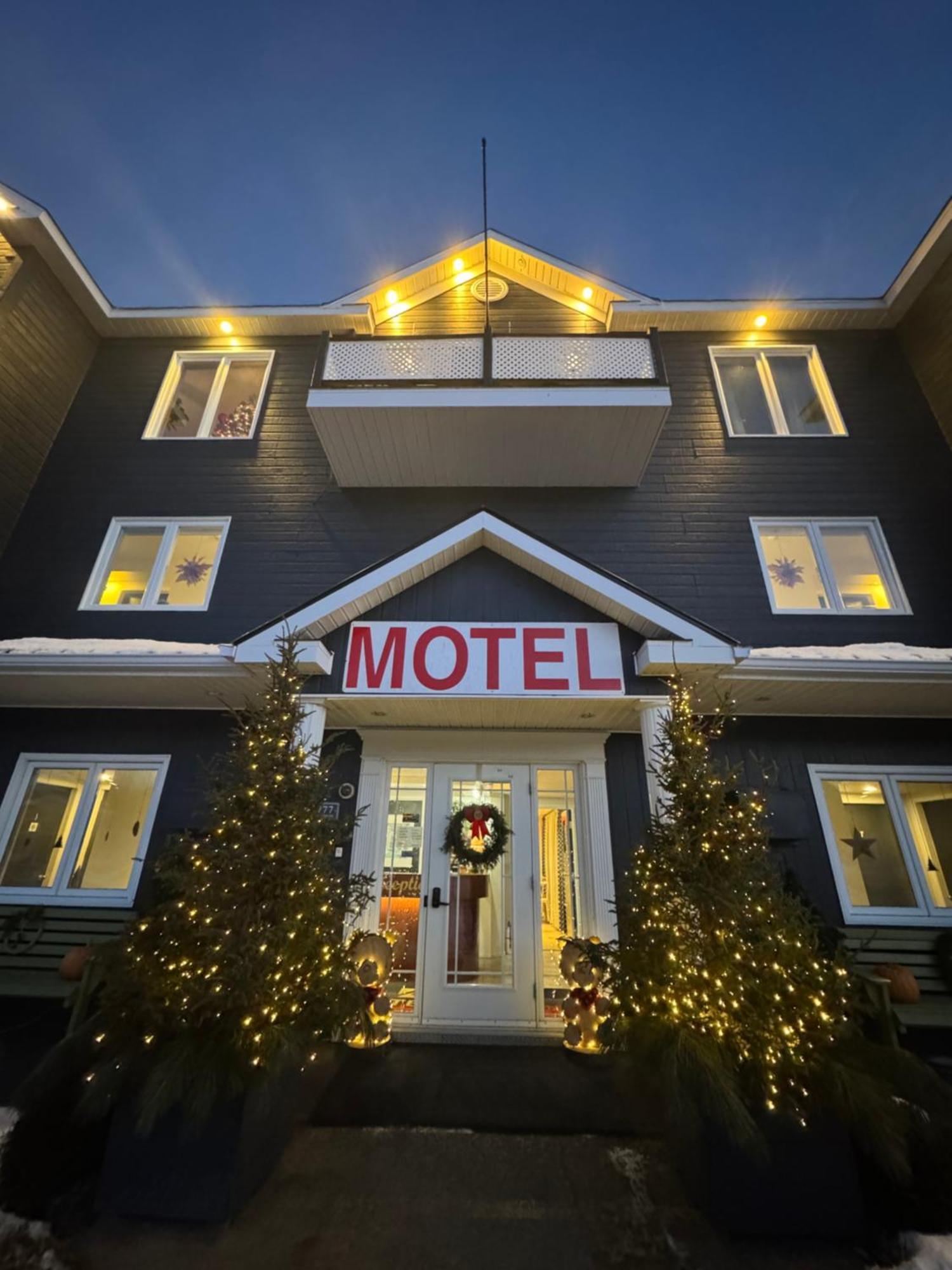 Horizon 777 Hotel Saint-Simeon  Exterior photo